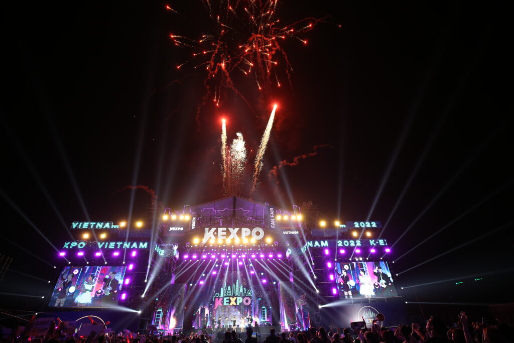 K-Concert 2022 made a lasting impression on the audiences thanks to the extravagant audiovisual system