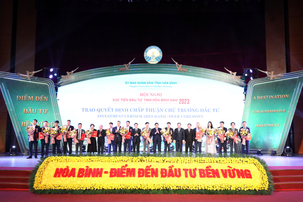 CONFERENCE ON INVESTMENT PROMOTION IN HOA BINH PROVINCE 2023